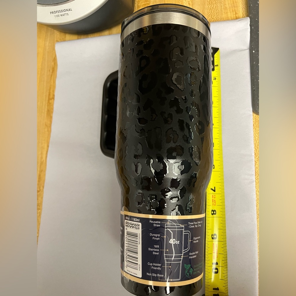 SOLD!!💥💥 HARD TO FIND💥💥 Yukon Fit Forty Leopard Print Tumbler with Straw - Picture 4 of 8